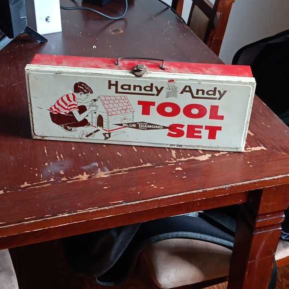 Handy andy tools and toolbox - Picture 3 of 4